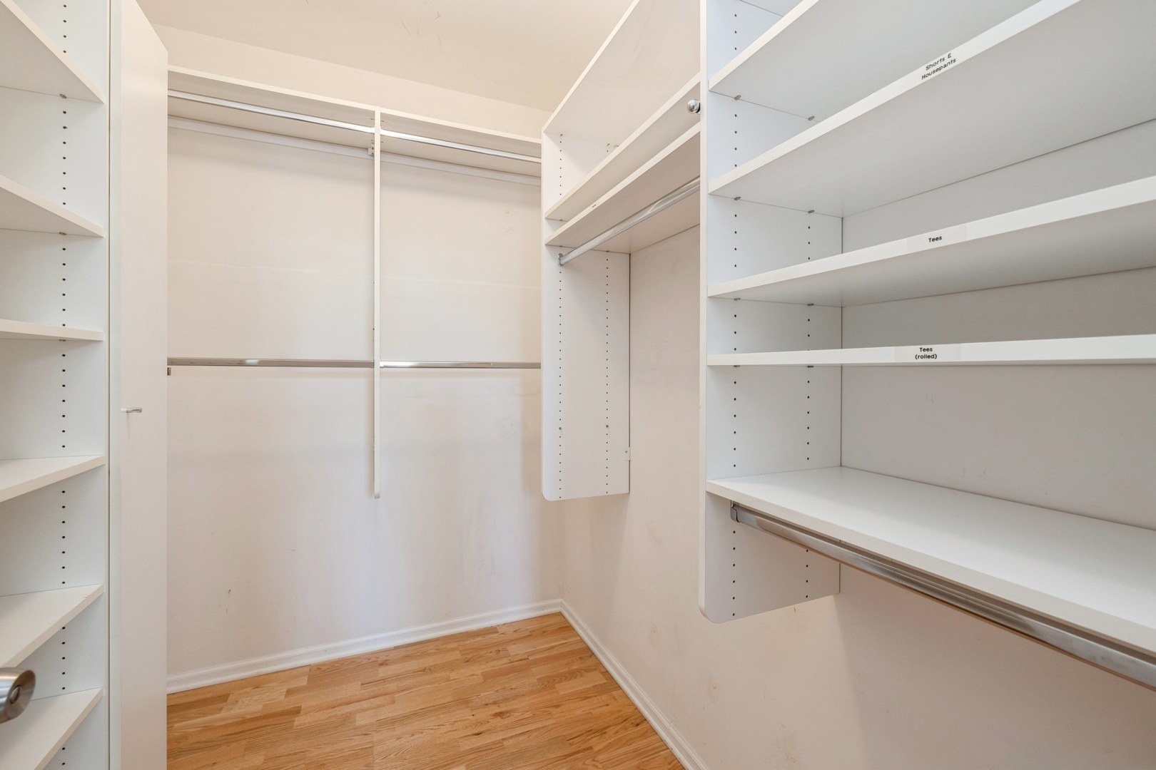 5318 N Ravenswood Avenue Unit: 201