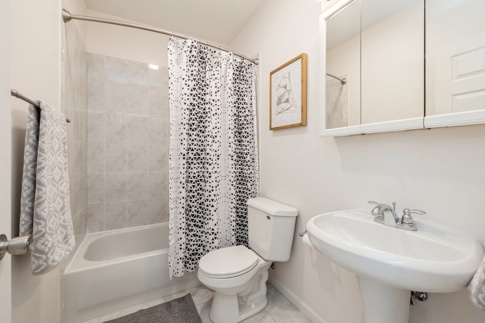 5318 N Ravenswood Avenue Unit: 201