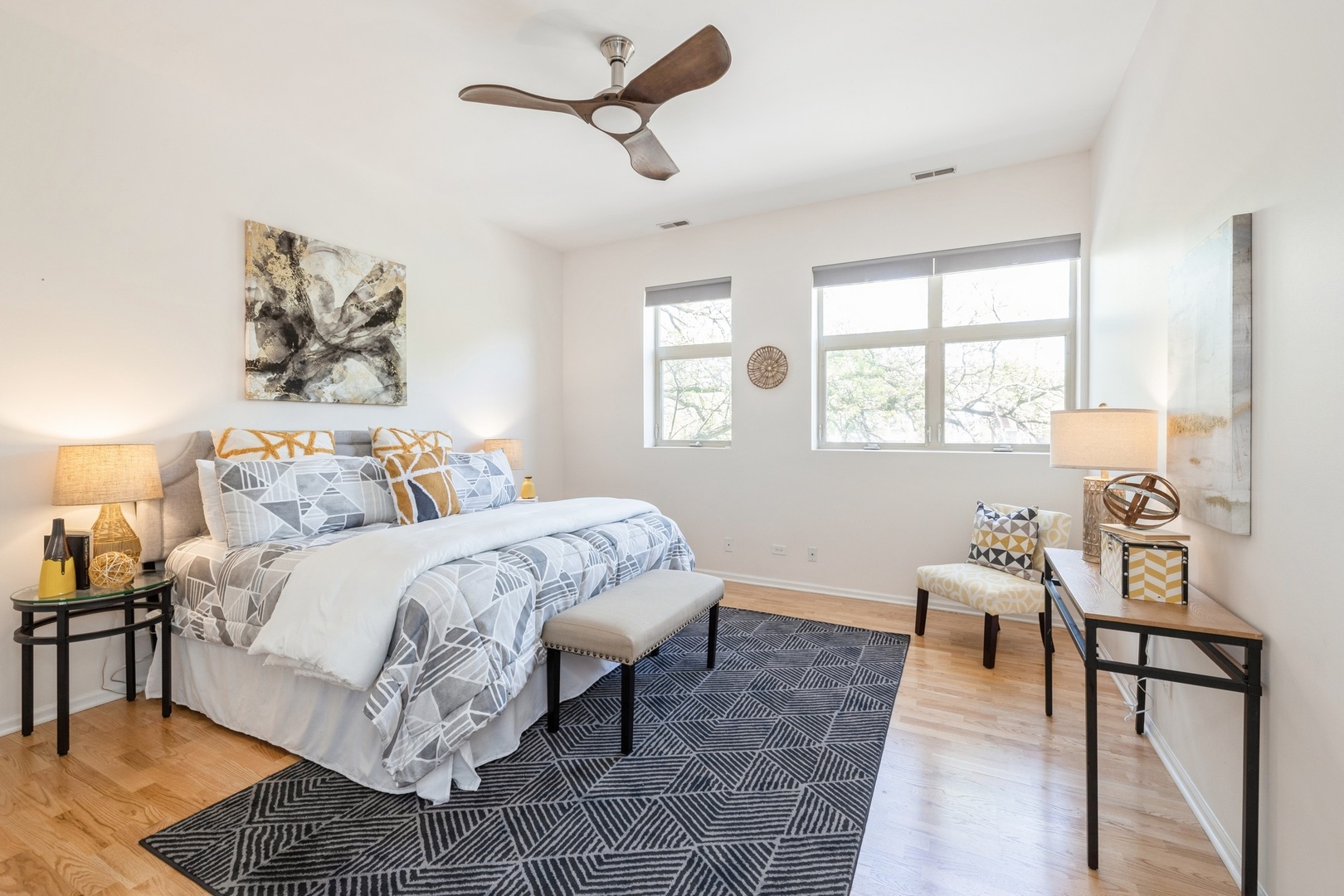 5318 N Ravenswood Avenue Unit: 201