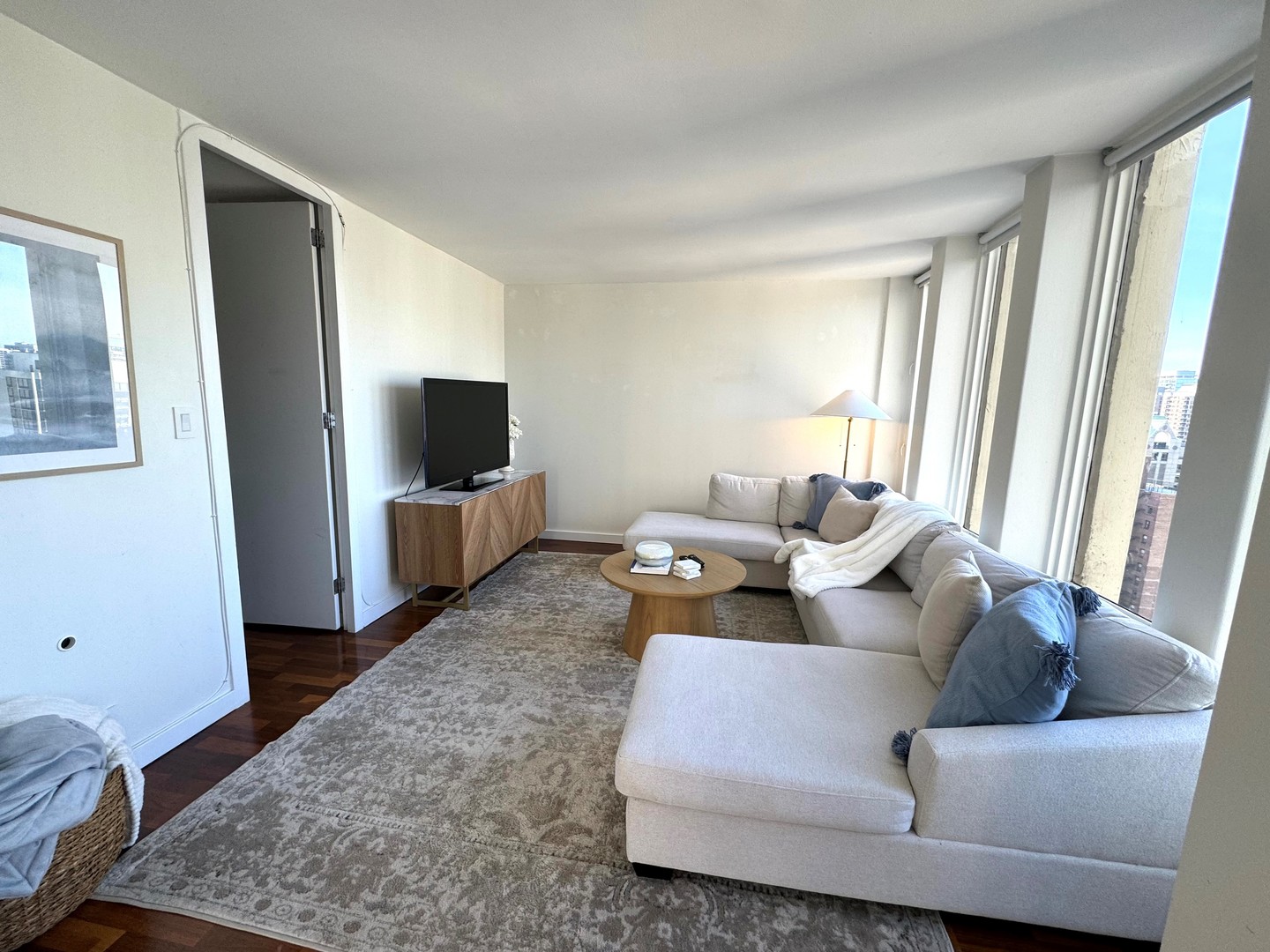 100 E WALTON Street Unit: 31BC