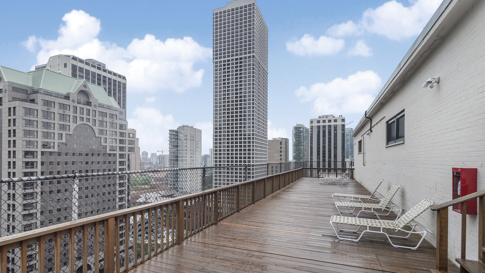 33 E Cedar Street Unit: 17B