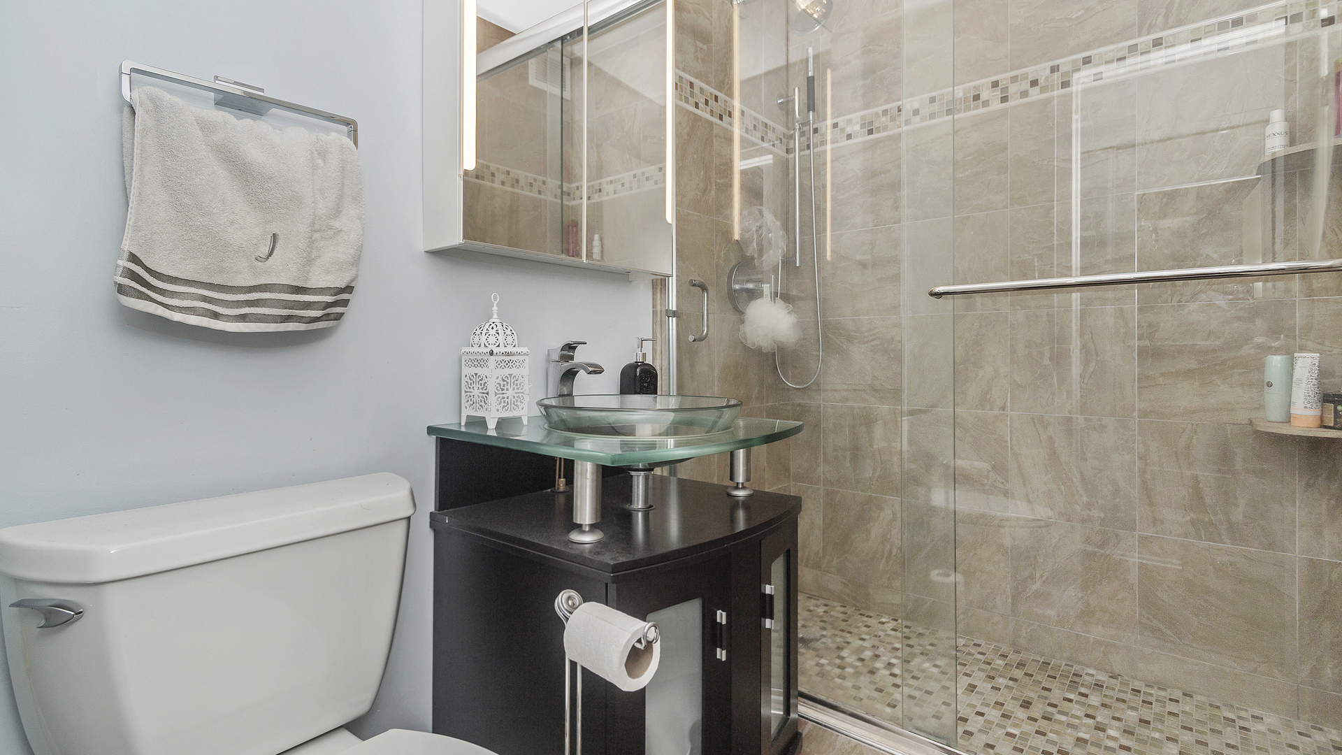33 E Cedar Street Unit: 17B
