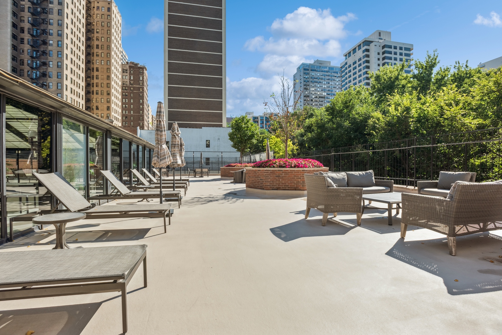 1555 N ASTOR Street Unit: 4SE