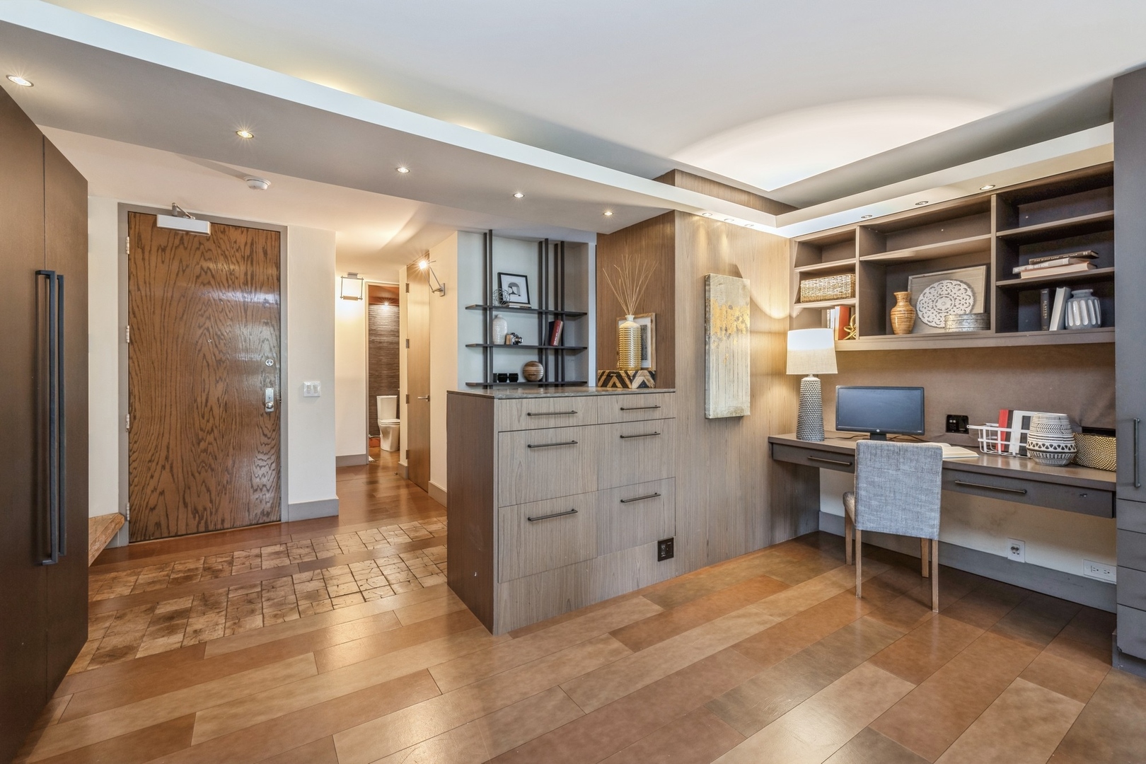 1555 N ASTOR Street Unit: 4SE