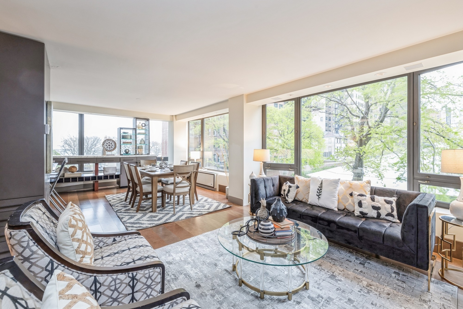 1555 N ASTOR Street Unit: 4SE