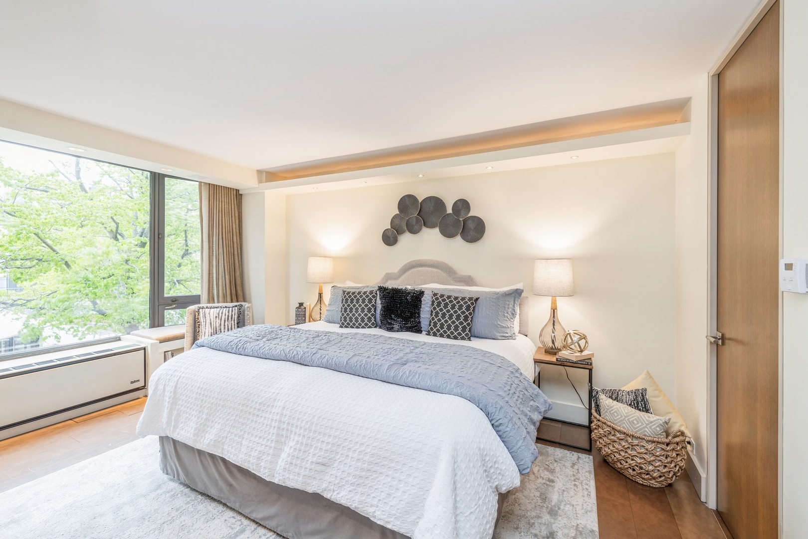 1555 N ASTOR Street Unit: 4SE