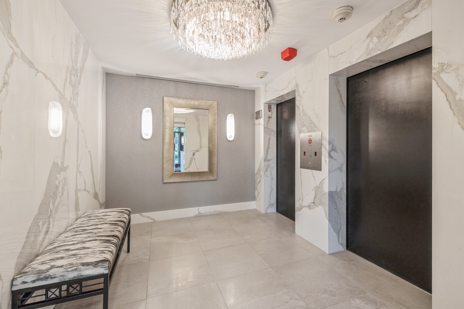 1555 N ASTOR Street Unit: 4SE