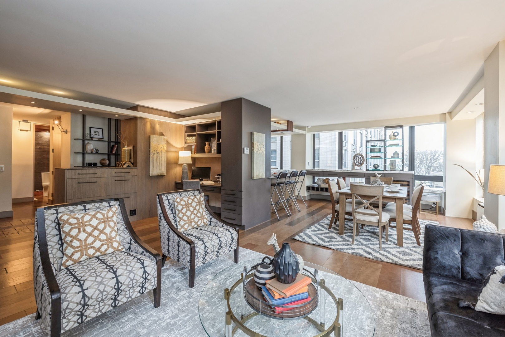 1555 N ASTOR Street Unit: 4SE