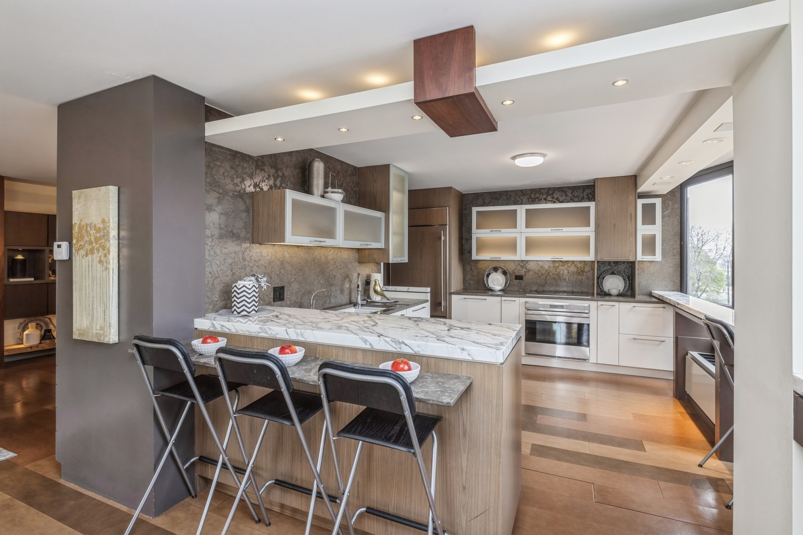 1555 N ASTOR Street Unit: 4SE