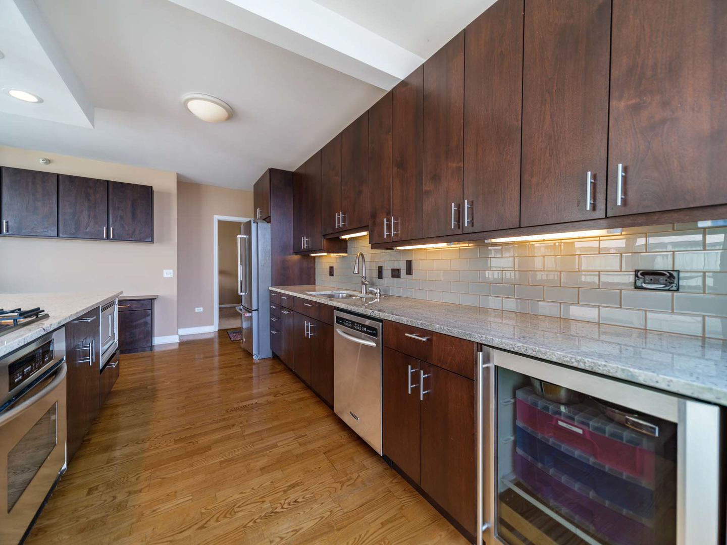 645 N Kingsbury Street Unit: 2401