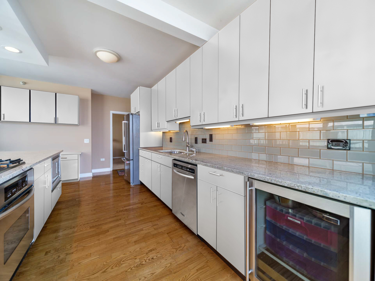 645 N Kingsbury Street Unit: 2401