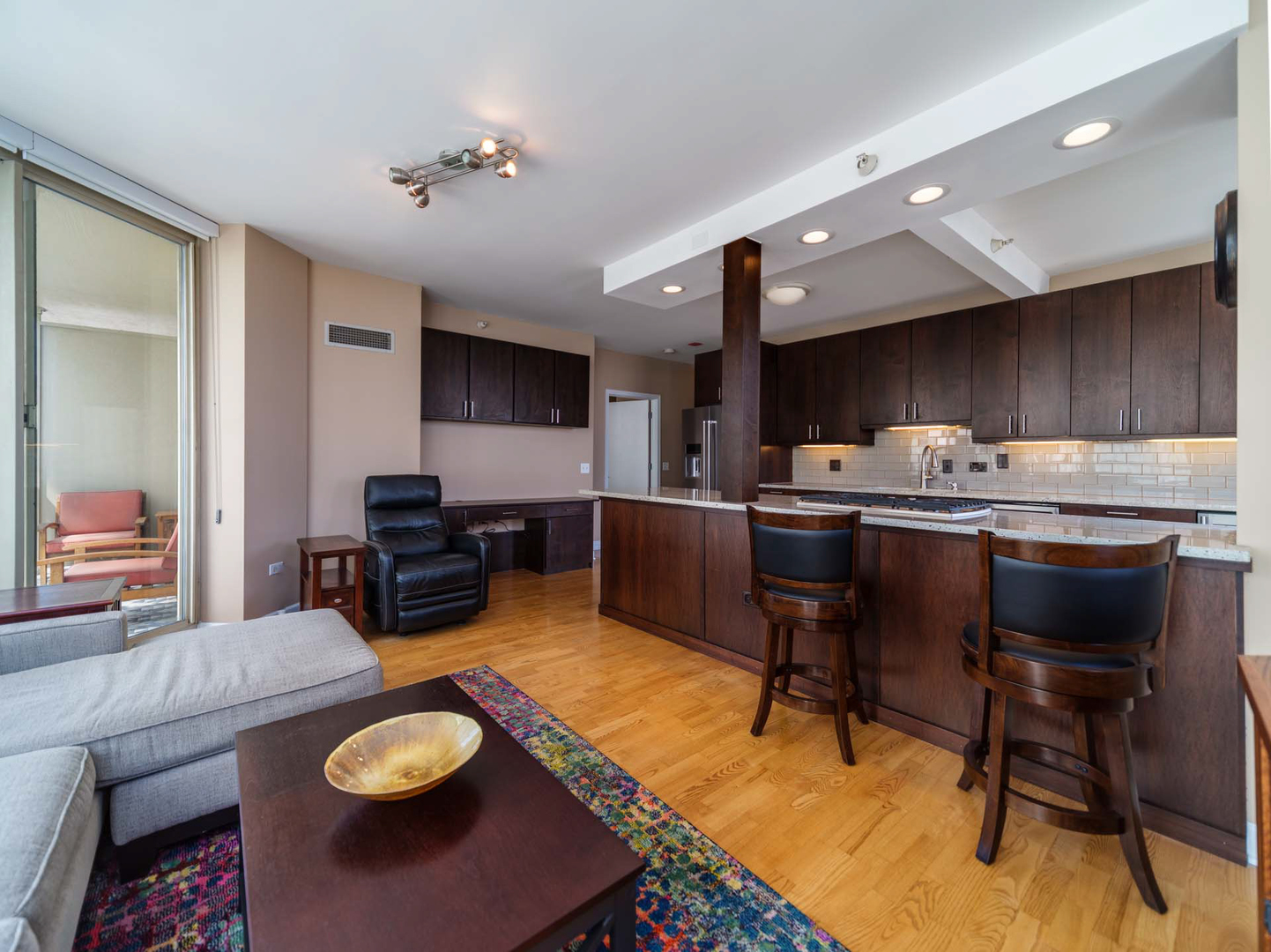 645 N Kingsbury Street Unit: 2401