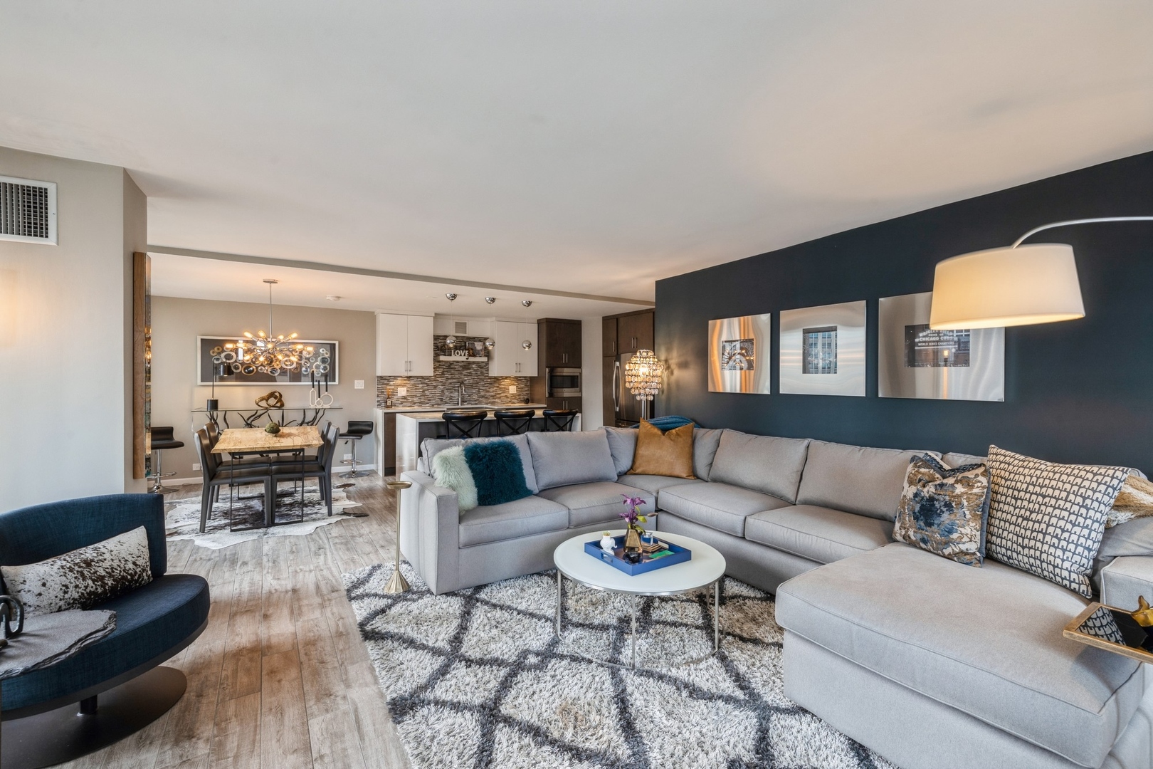 100 E Walton Street Unit: 27D