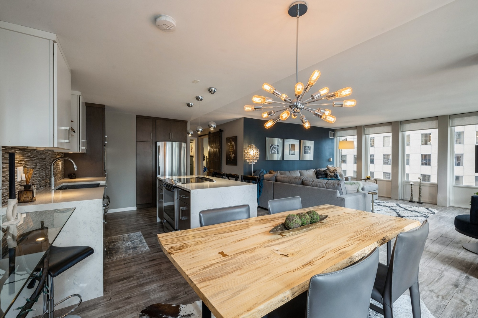 100 E Walton Street Unit: 27D