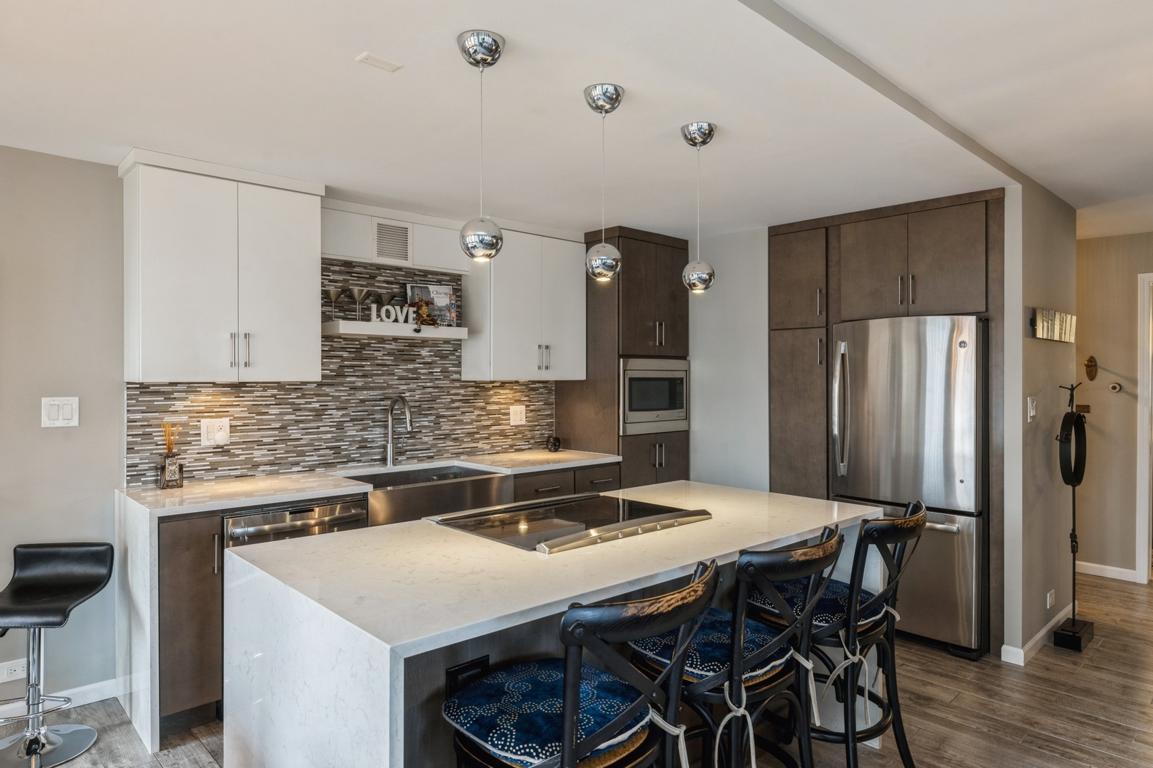 100 E Walton Street Unit: 27D