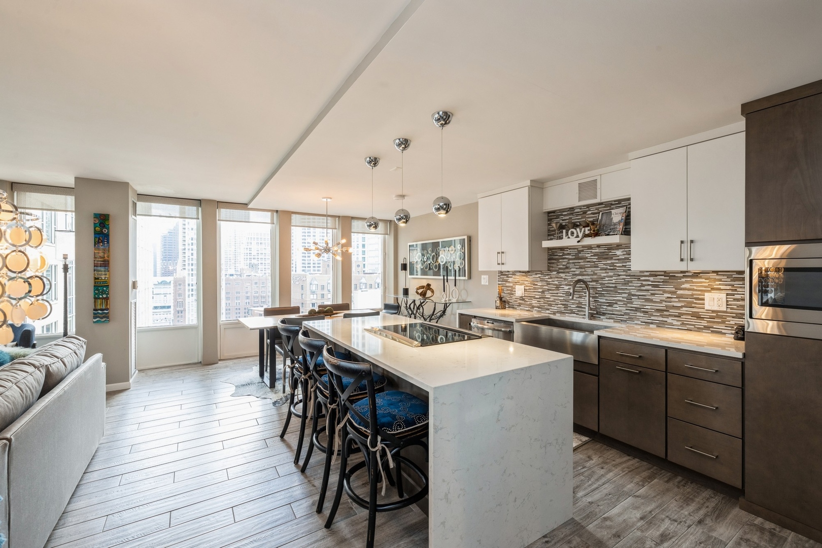 100 E Walton Street Unit: 27D