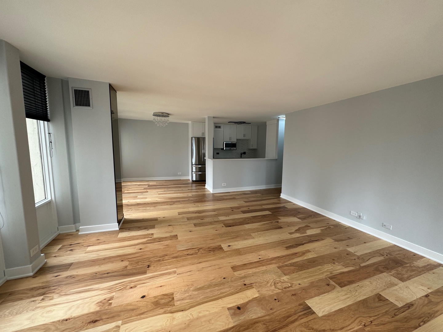 100 E WALTON Street Unit: 33D