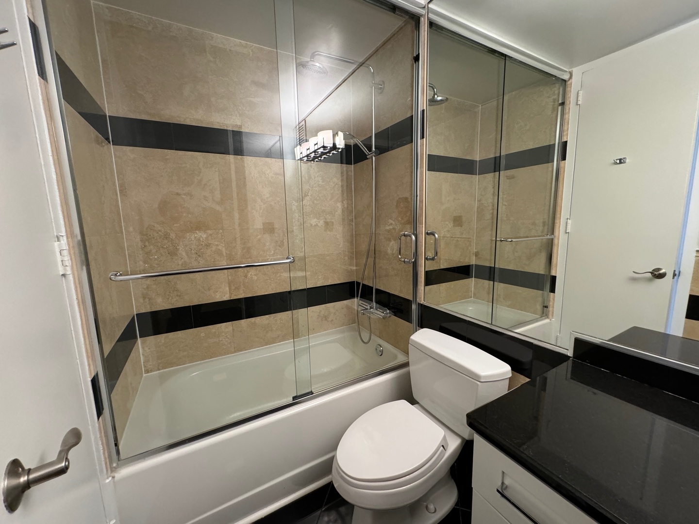 100 E WALTON Street Unit: 33D