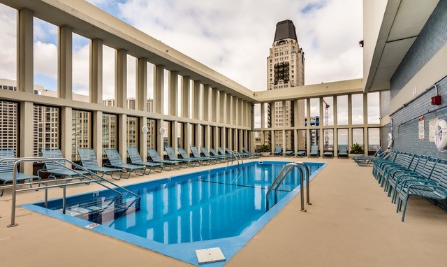 100 E WALTON Street Unit: 33D