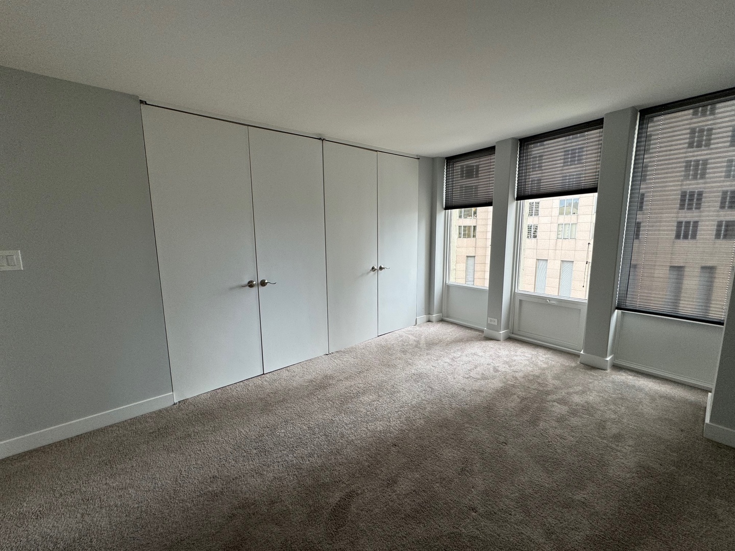 100 E WALTON Street Unit: 33D