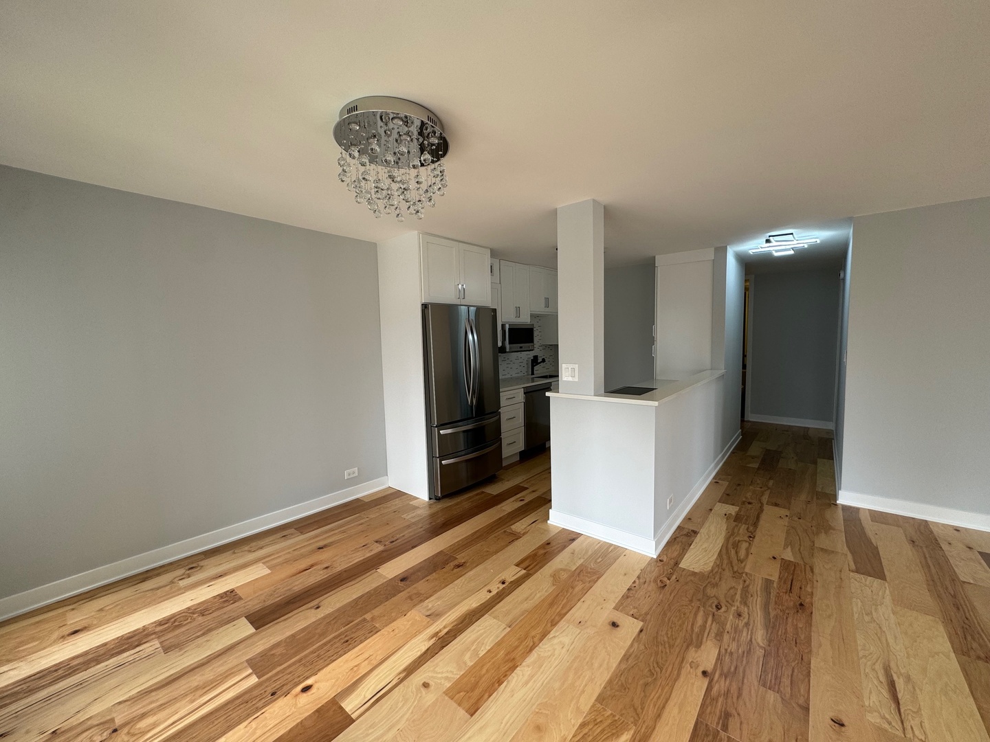 100 E WALTON Street Unit: 33D