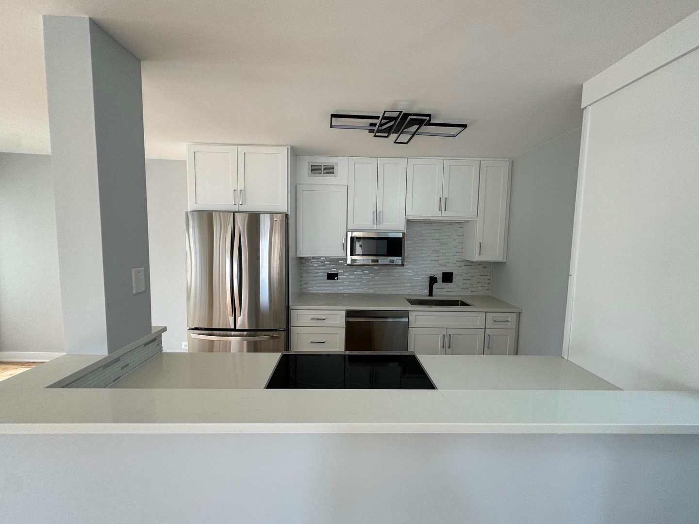 100 E WALTON Street Unit: 33D