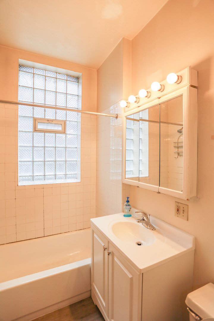 3919 N FREMONT Street Unit: 1