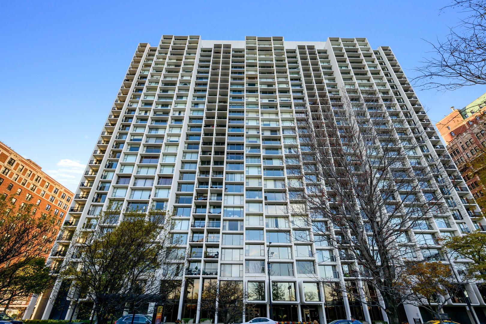 3200 N Lake Shore Drive Unit: 2410