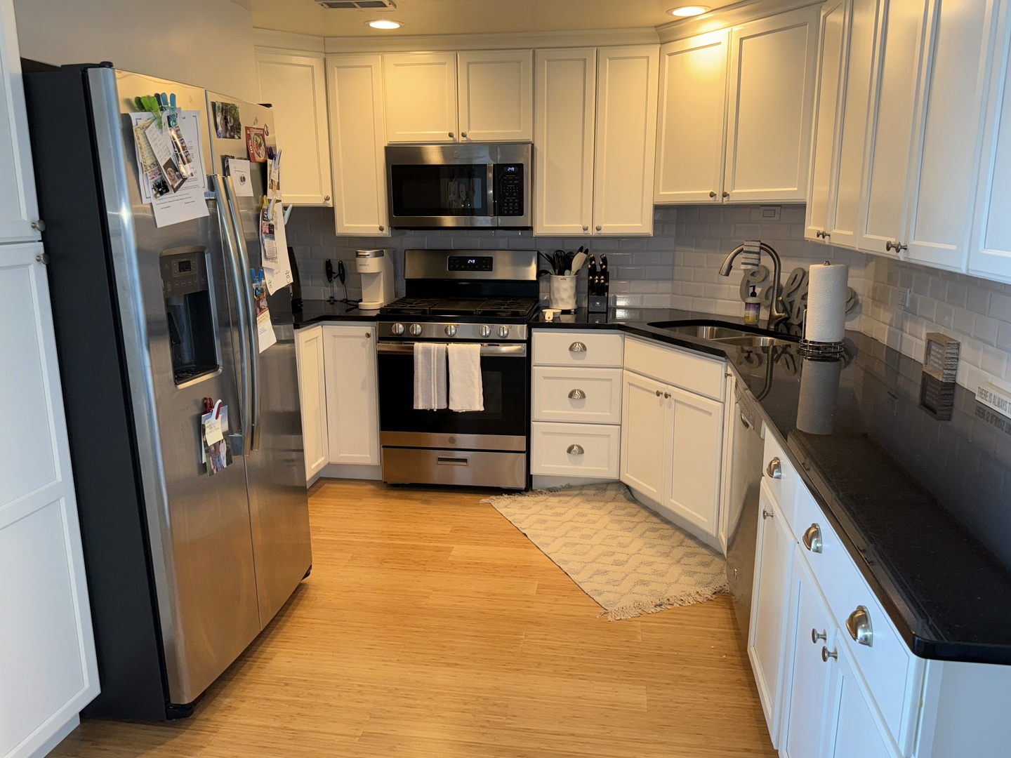 3200 N Lake Shore Drive Unit: 2410