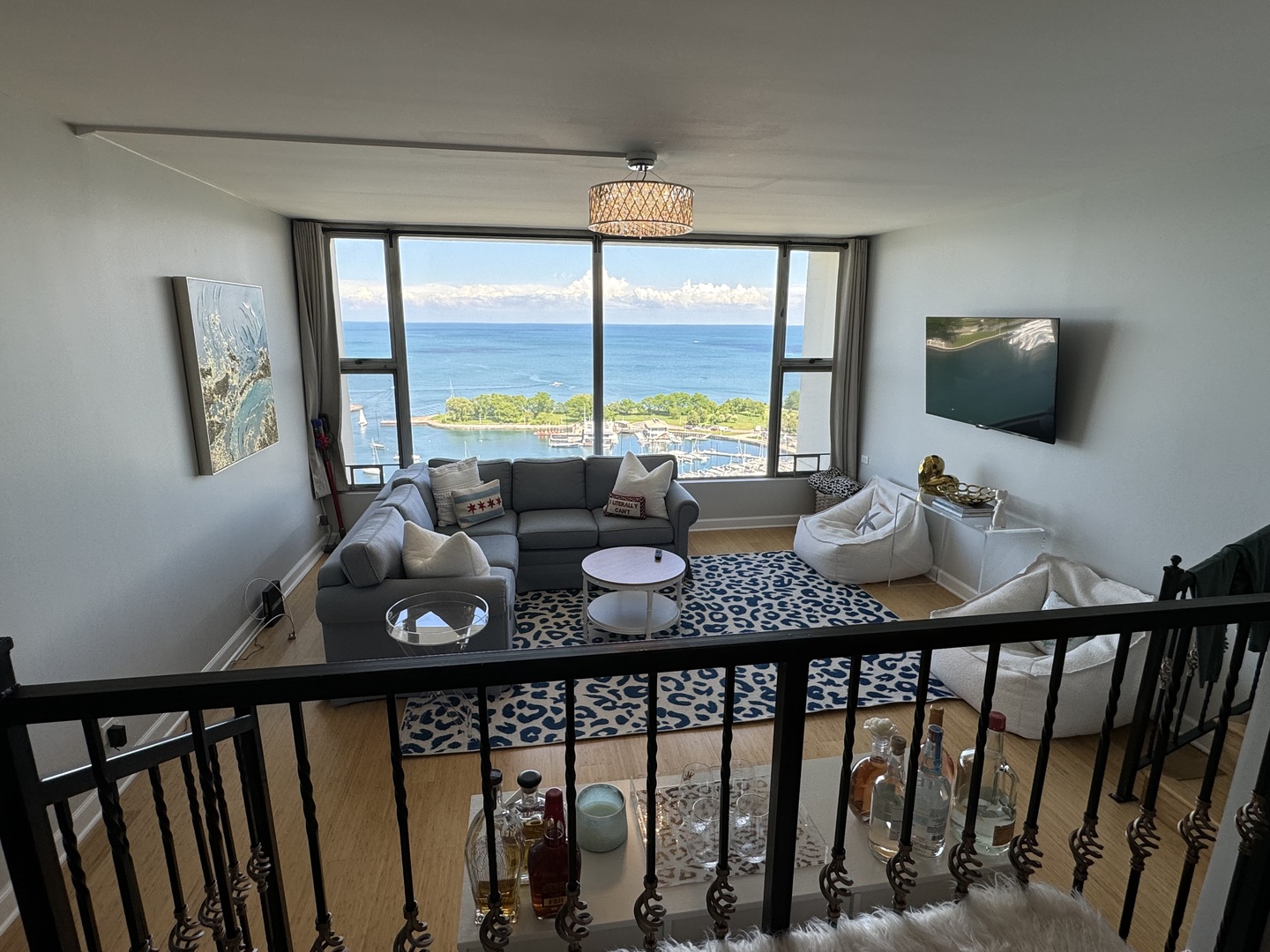 3200 N Lake Shore Drive Unit: 2410