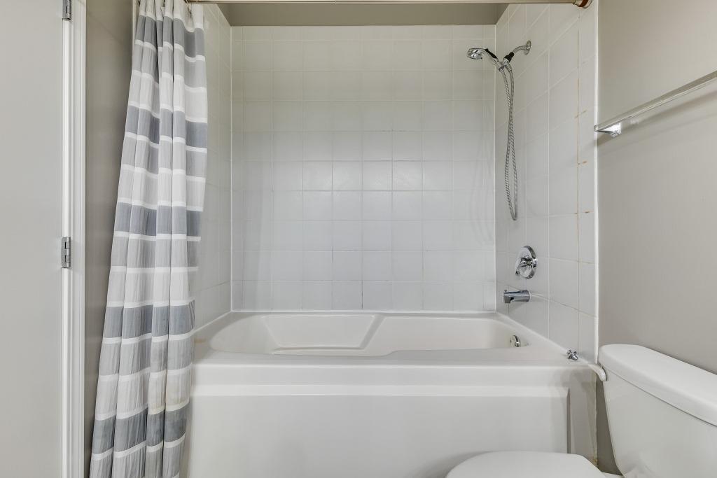 1330 W Monroe Street Unit: 312