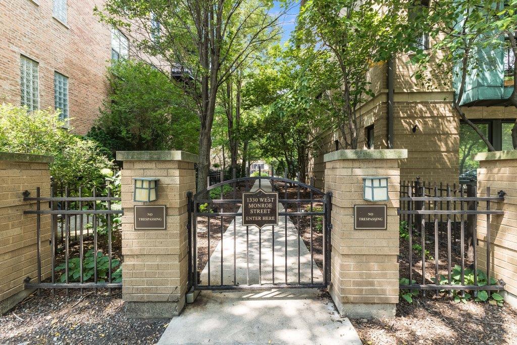 1330 W Monroe Street Unit: 312