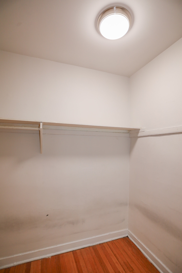 5728 S Blackstone Avenue Unit: 110