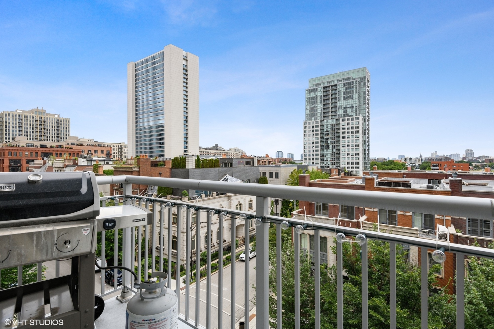 421 W HURON Street Unit: 601