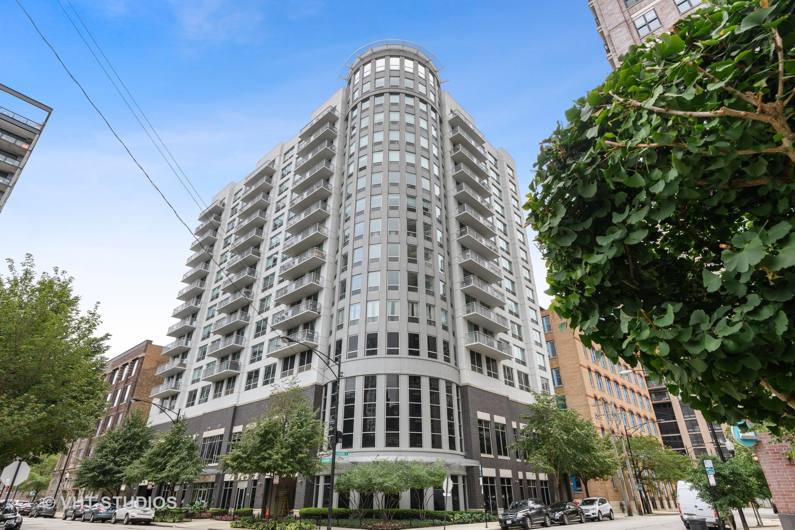 421 W HURON Street Unit: 601