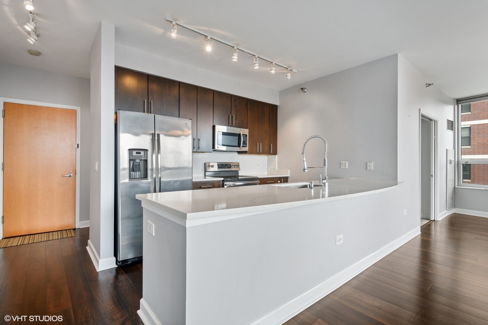 421 W HURON Street Unit: 601