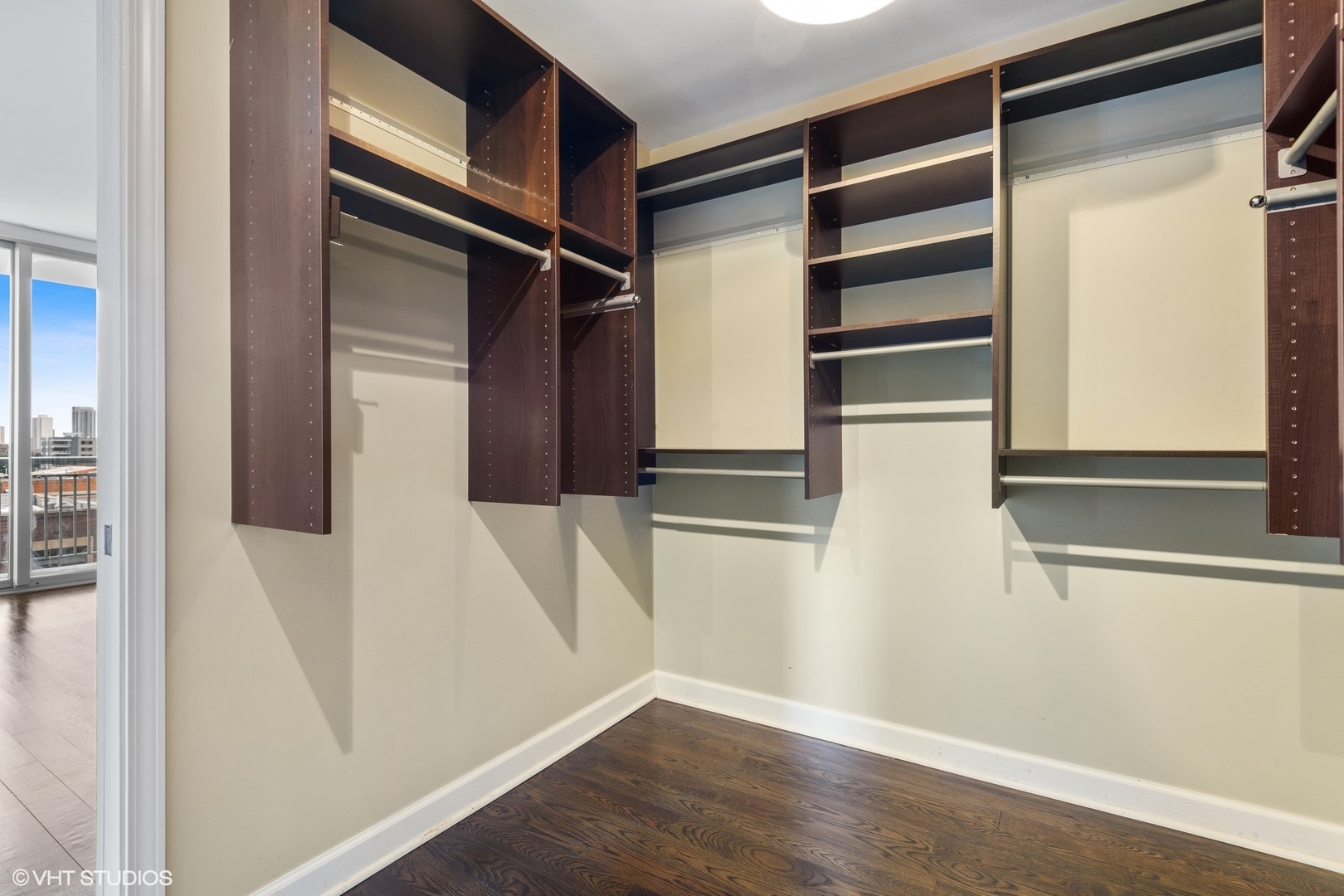 421 W HURON Street Unit: 601