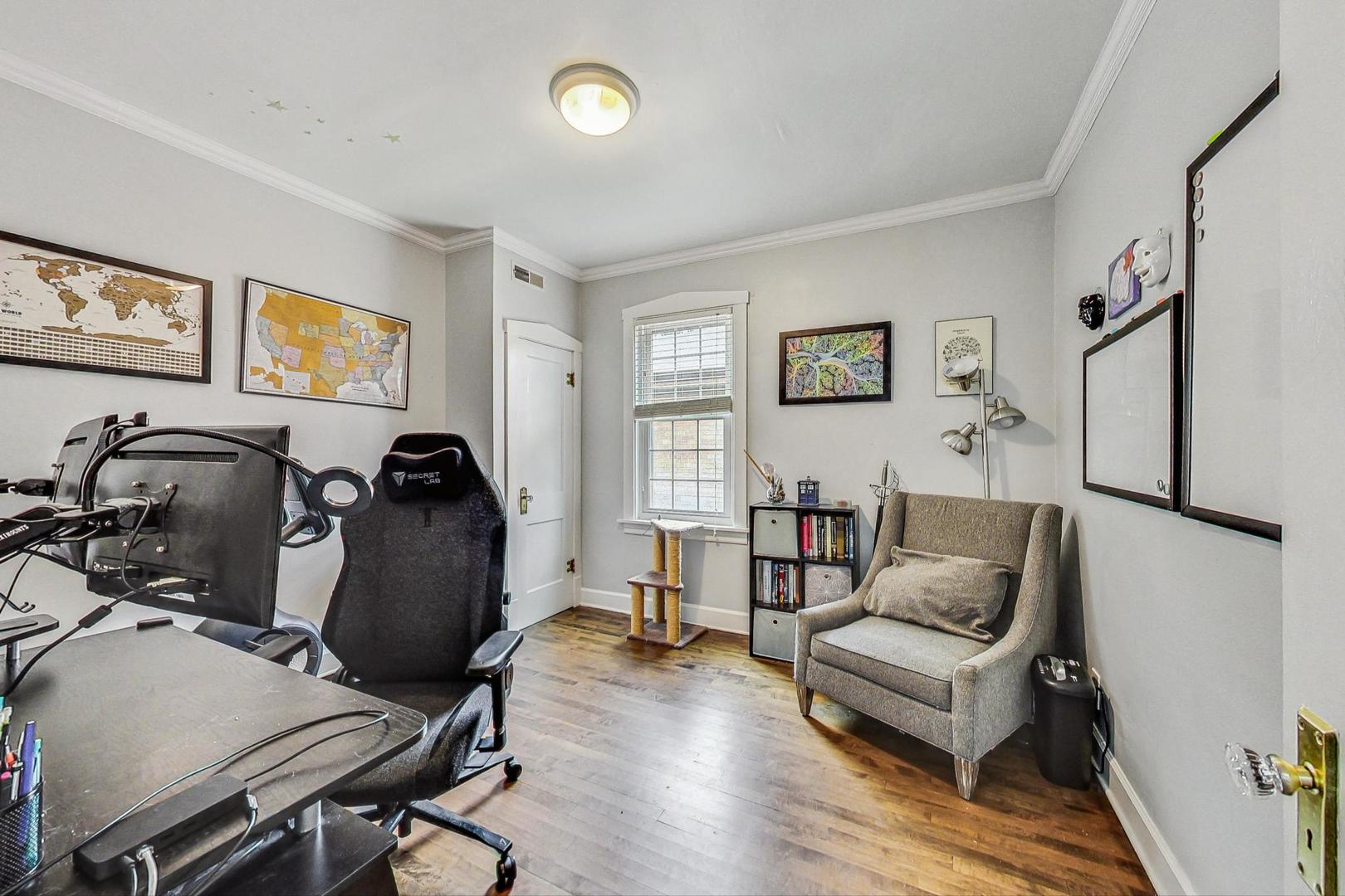 5238 W WAVELAND Avenue