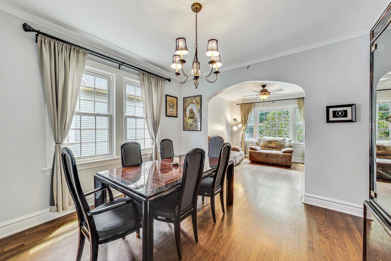 5238 W WAVELAND Avenue