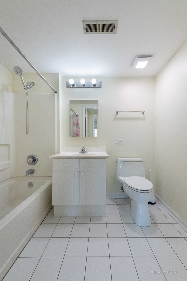 811 Chicago Avenue Unit: 707