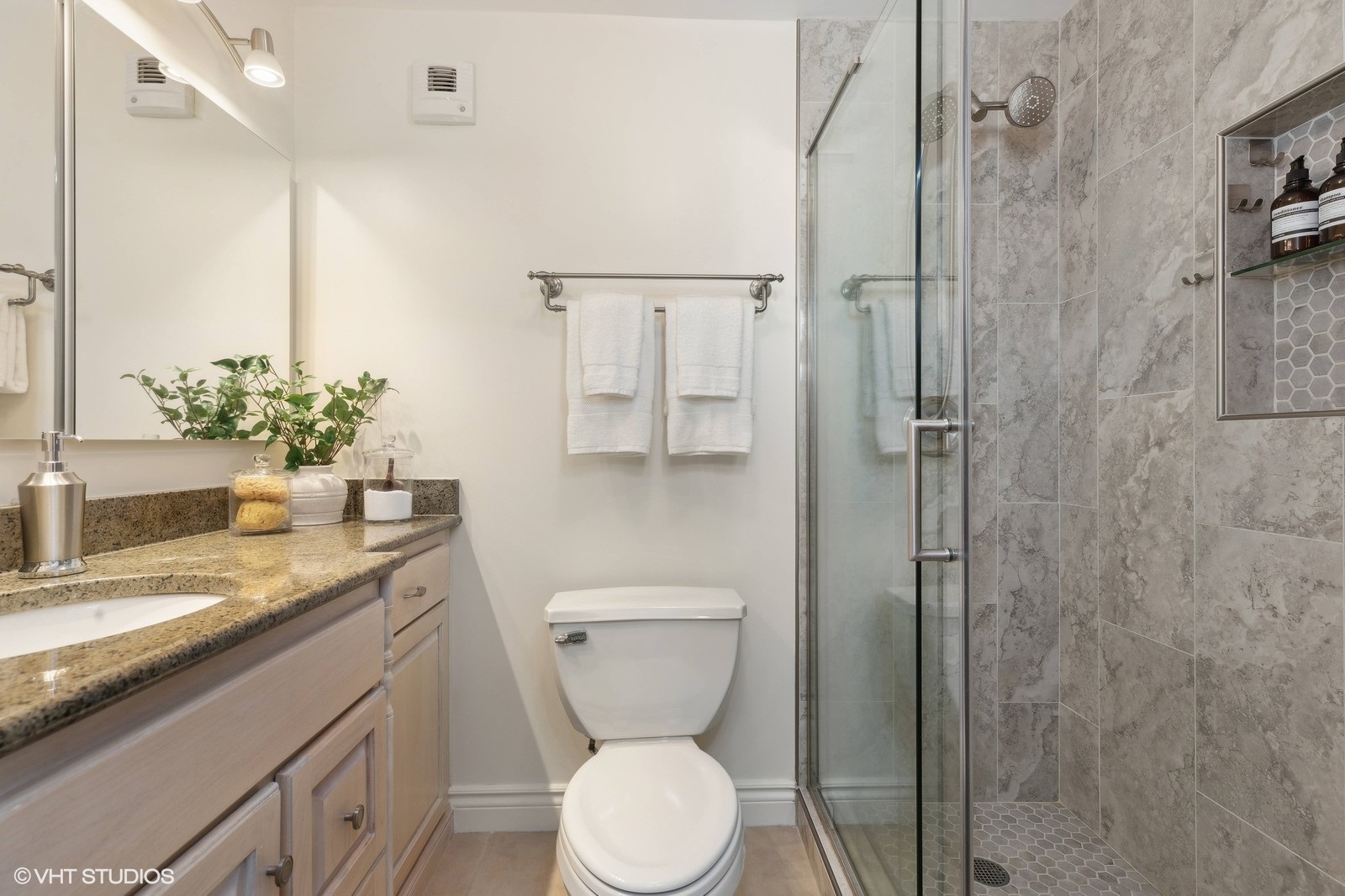 1230 N State Parkway Unit: 7A