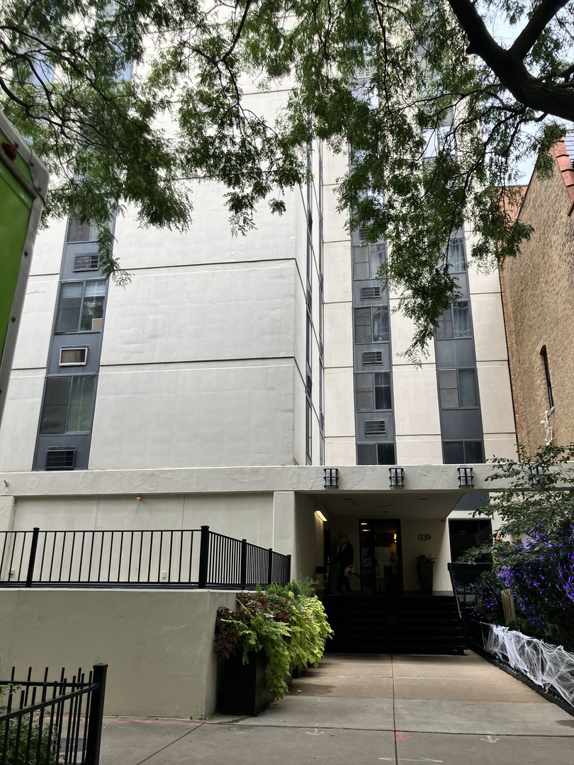 1339 N Dearborn Street Unit: 4H
