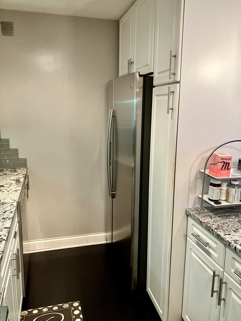 1339 N Dearborn Street Unit: 4H