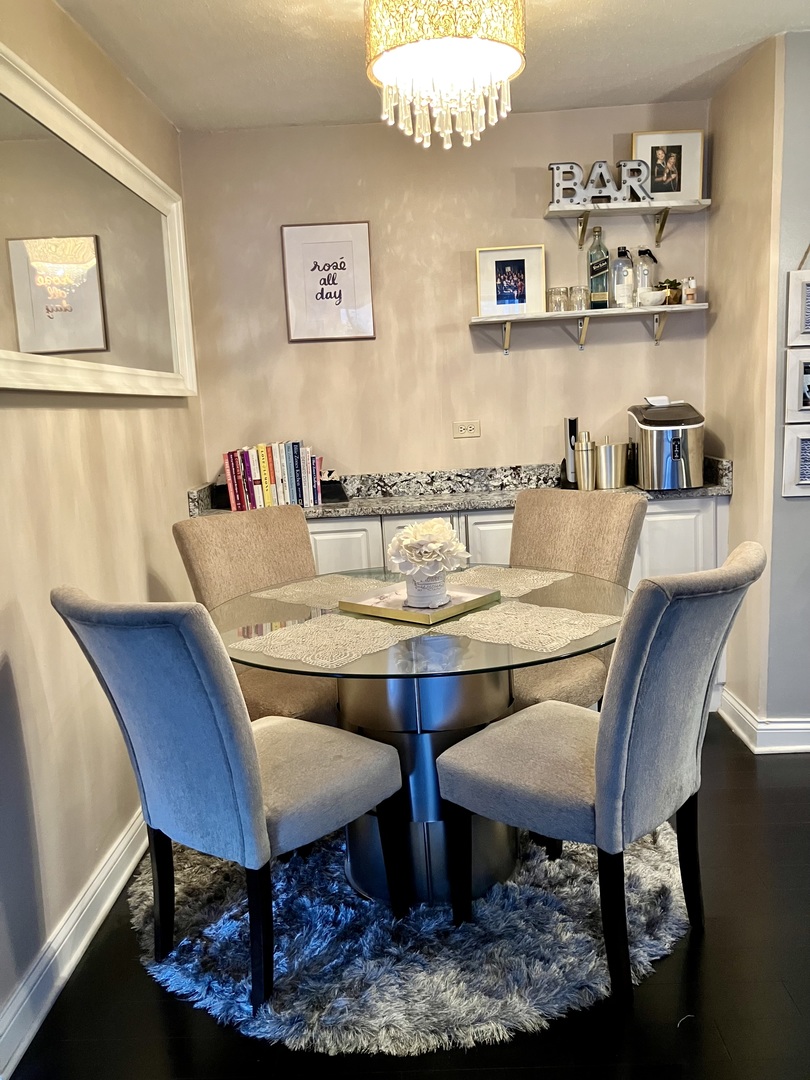 1339 N Dearborn Street Unit: 4H