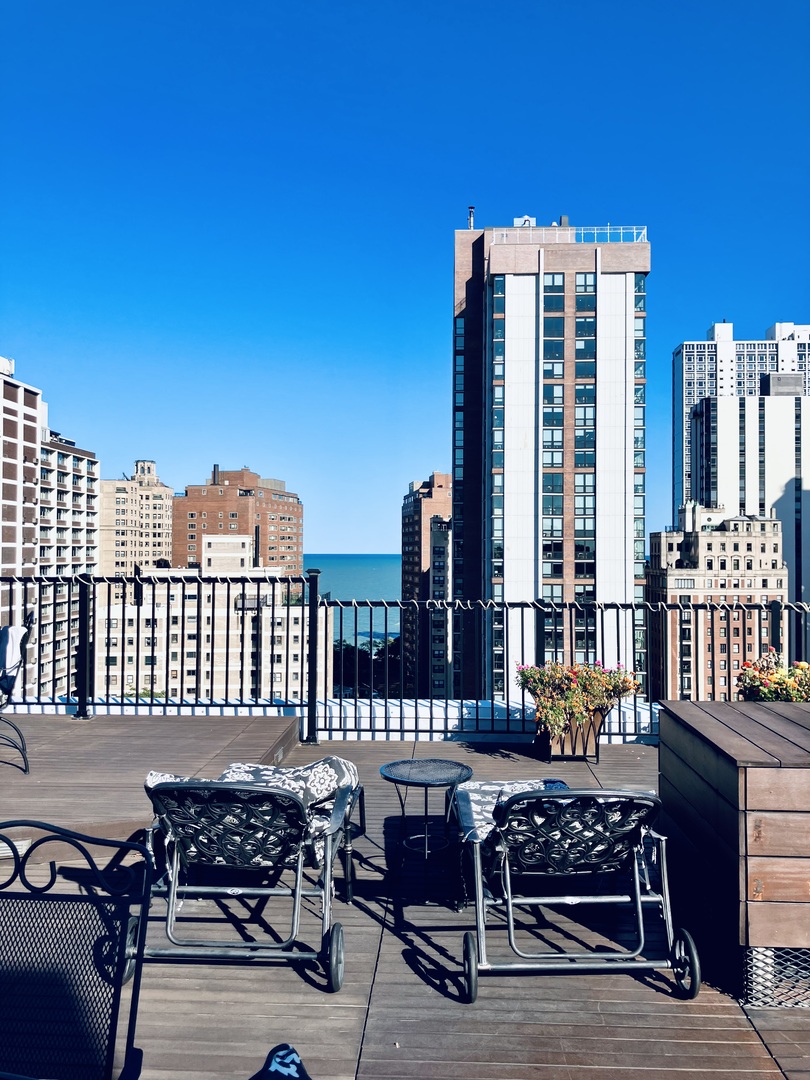 1339 N Dearborn Street Unit: 4H