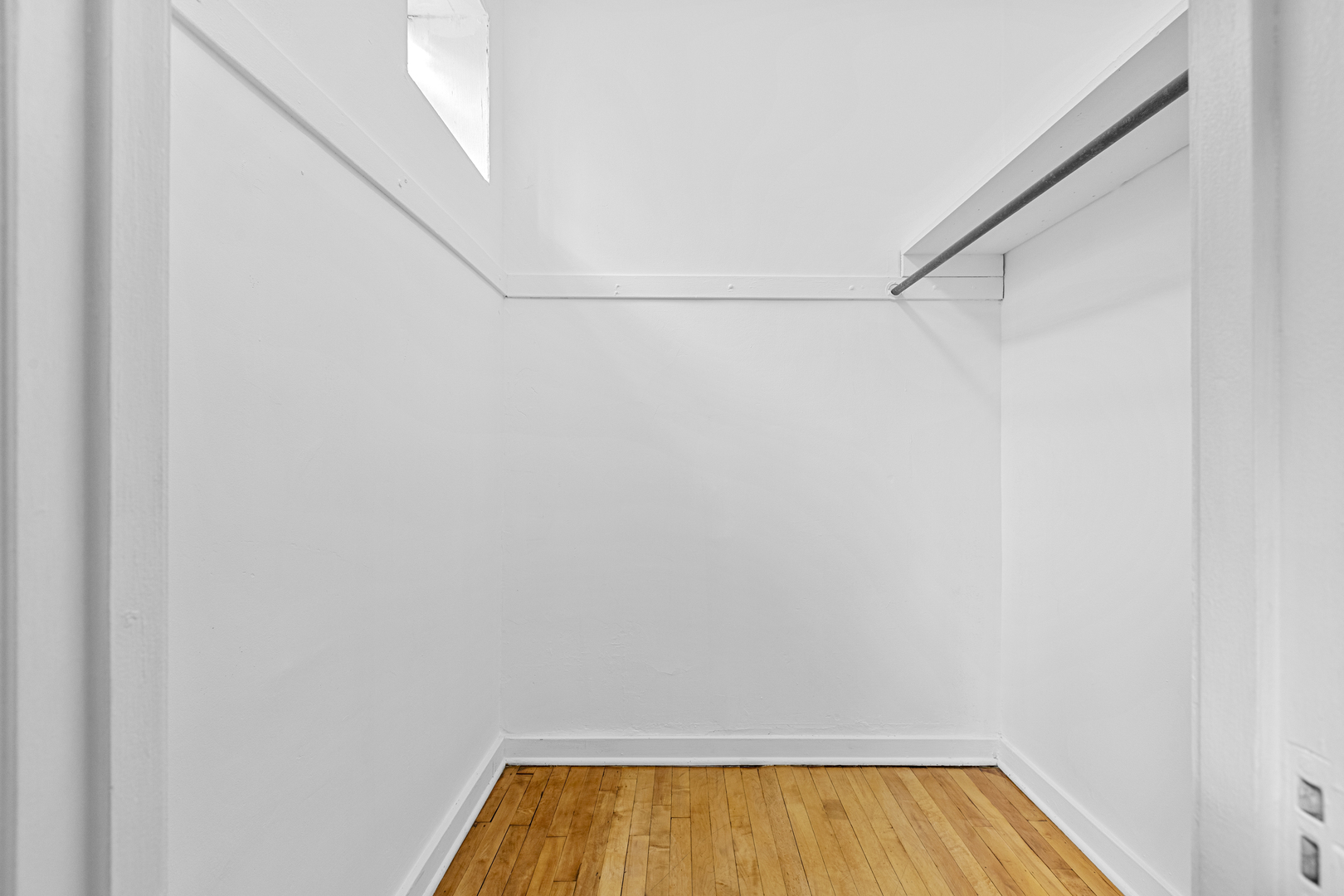 2446 N Springfield Avenue Unit: 1