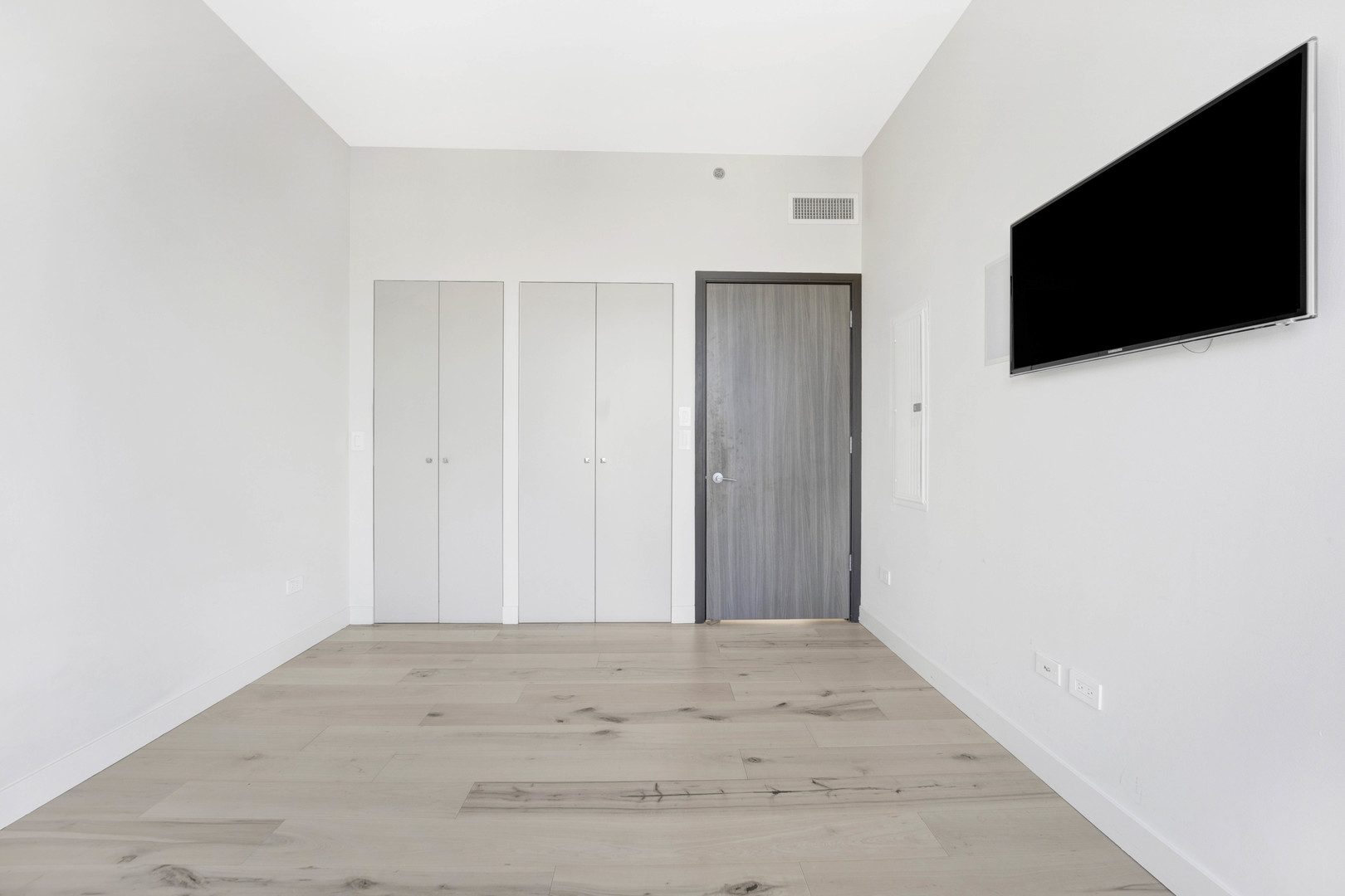 60 E Monroe Street Unit: 5104