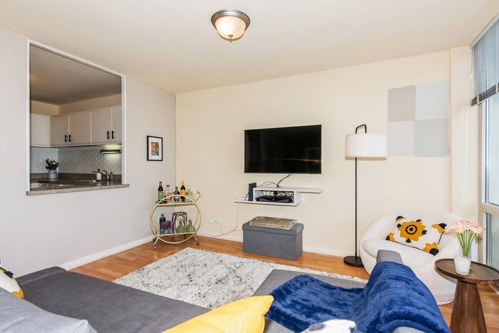 111 E Chestnut Street Unit: 22D