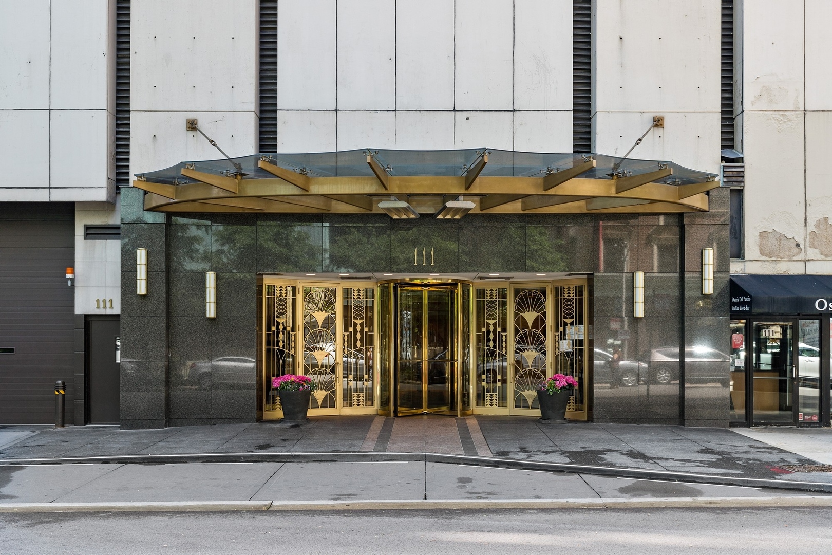 111 E Chestnut Street Unit: 22D