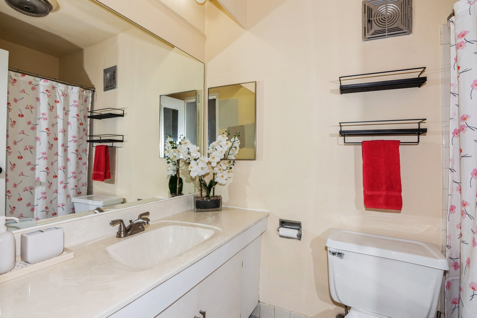 111 E Chestnut Street Unit: 22D